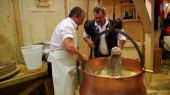 Permalink to: Fabrication d'un Gruyère AOP Suisse au SIA 2016